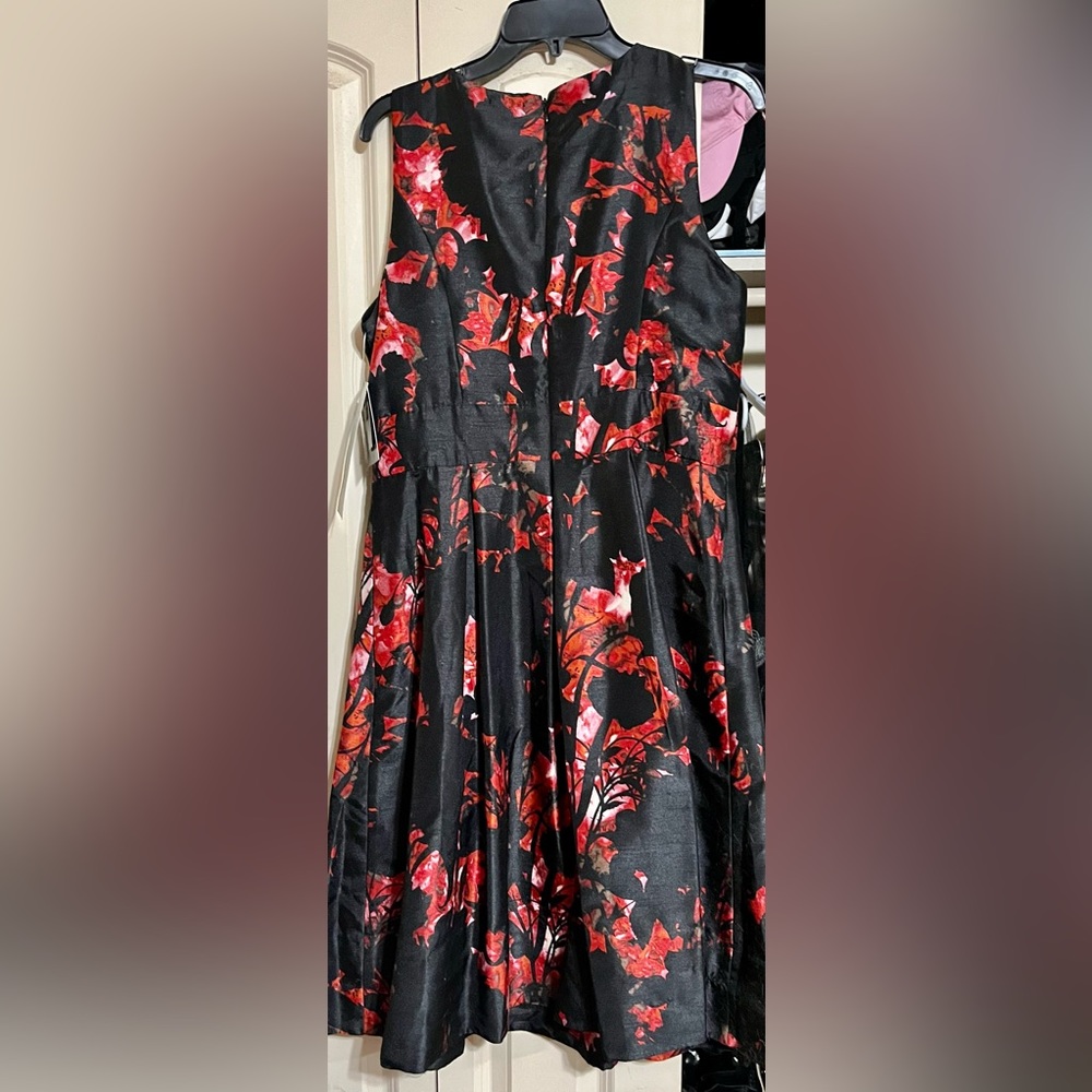 New with tags semi formal/after 5 dress size 10 with pockets